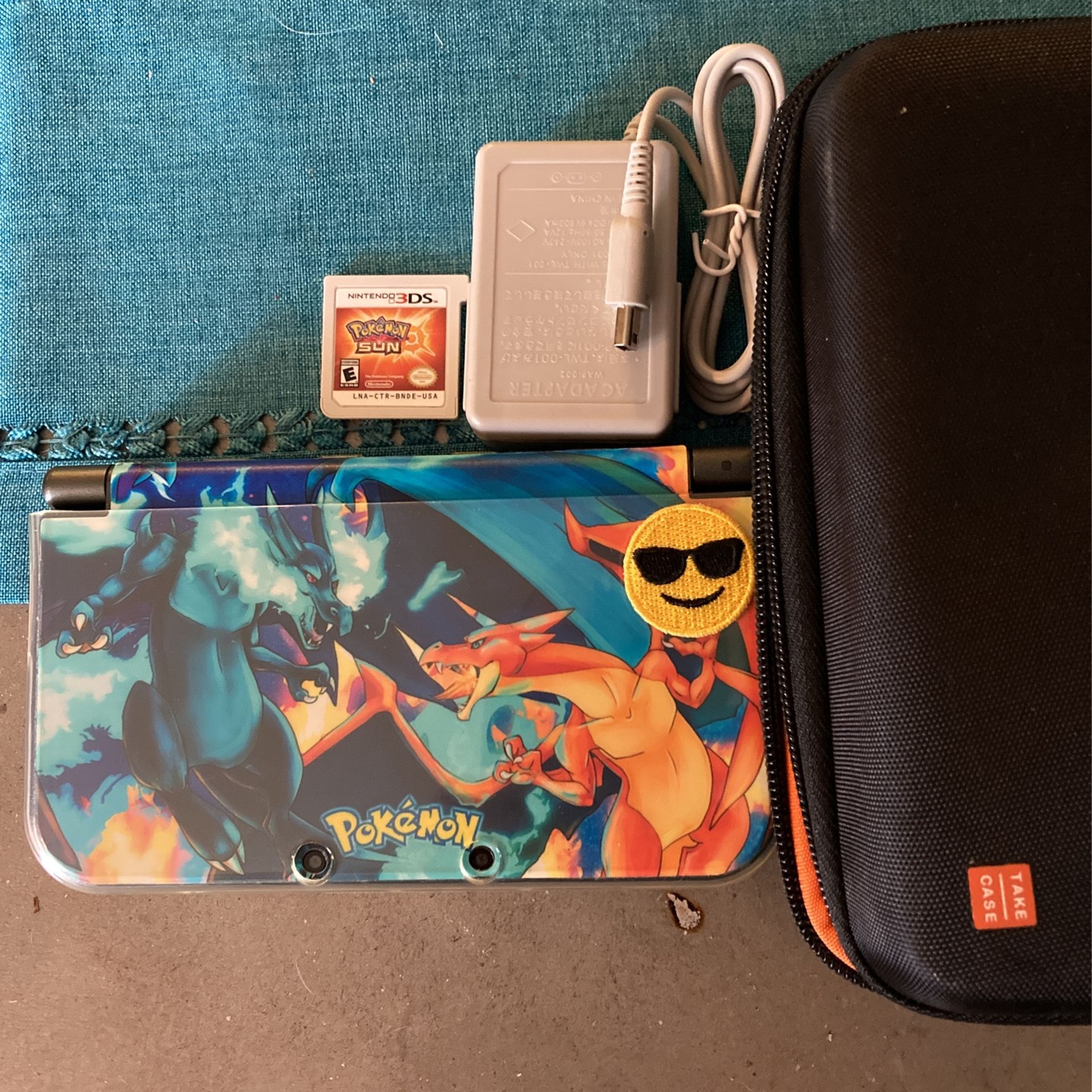 New Black 3ds Xl Pokémon Stickers On It Pokémon Sun Charger And Case