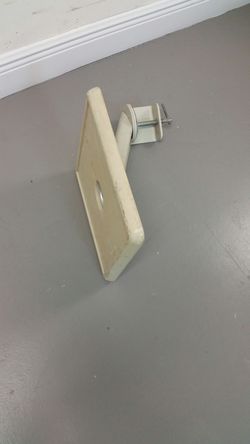 Desk mount stand, artculates
