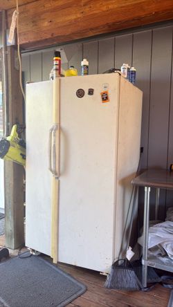 Free garage fridge/freezer
