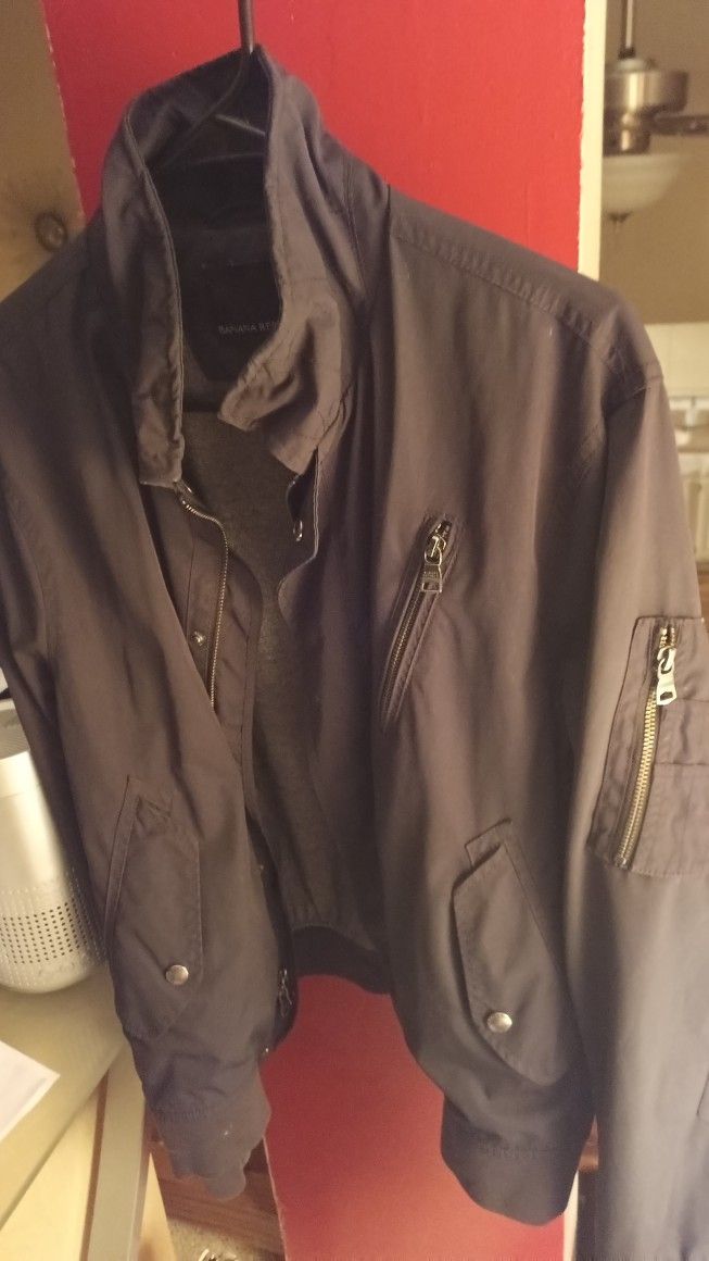 Men's Black Coat Size Medium