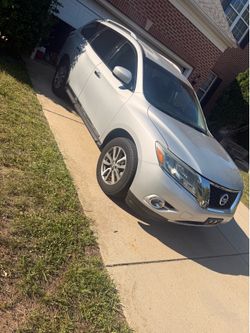 2013  nissan pathfinder SL
