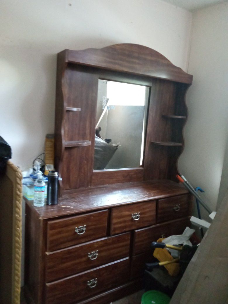 Dresser And Mirror Set