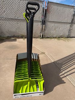 NEW Suncast 18” Steel-Core Snow Shovels – Singles or 12-Pack