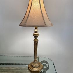 Table Lamp 30”, Faux Wood Resin, Dark Gold Color. Lampara De Mesa ,  imitación madera, de 30” de altura,  color dorado oscuro.  Offers are accepted.