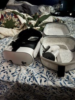 Quest 3s with accessories