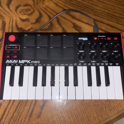 Akai MPK Mini w/box