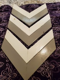 Cute farmhouse arrows ready to hang, there are big! 40$