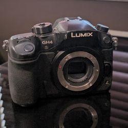 Lumix GH4 Mirrorless Camera