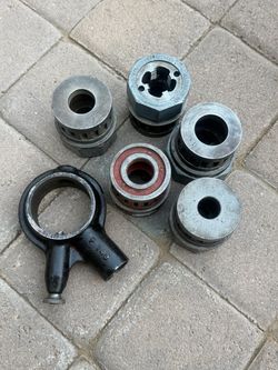 vintage manual ratchet pipe threader and die set