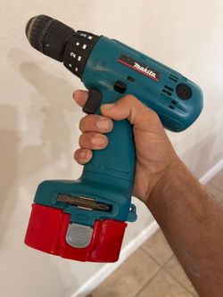 Makita 6233D with Battery & Charger