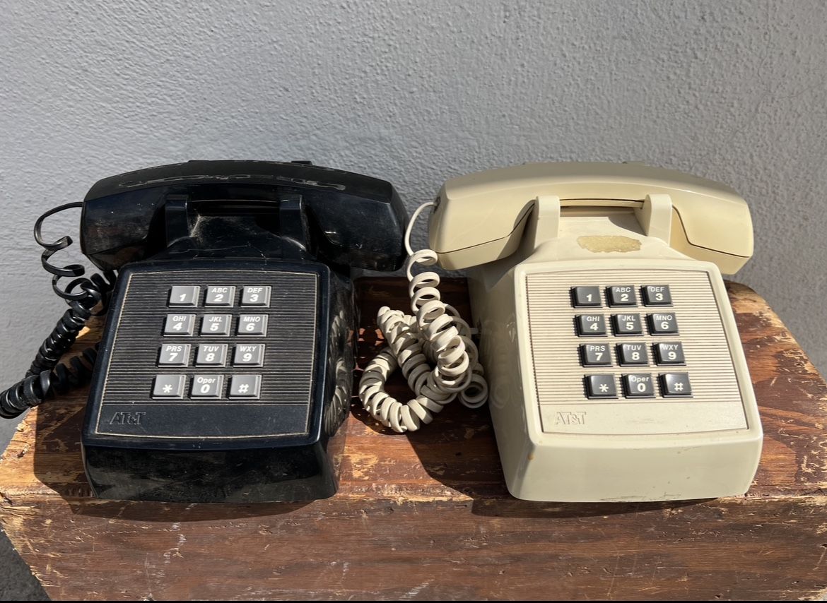2 Retro Vintage Push Button Telephone Phone