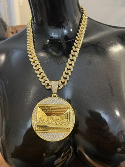 14kt Semi Fine Gold Necklace With Last Supper Medallion