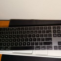 Apple Keyboard A 1843