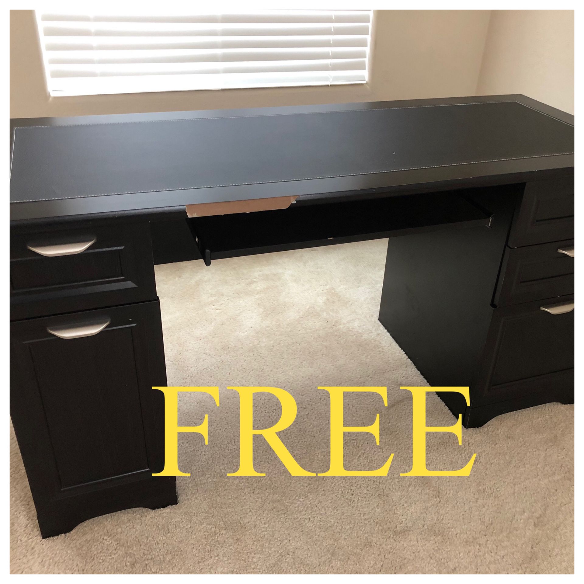 Free desk