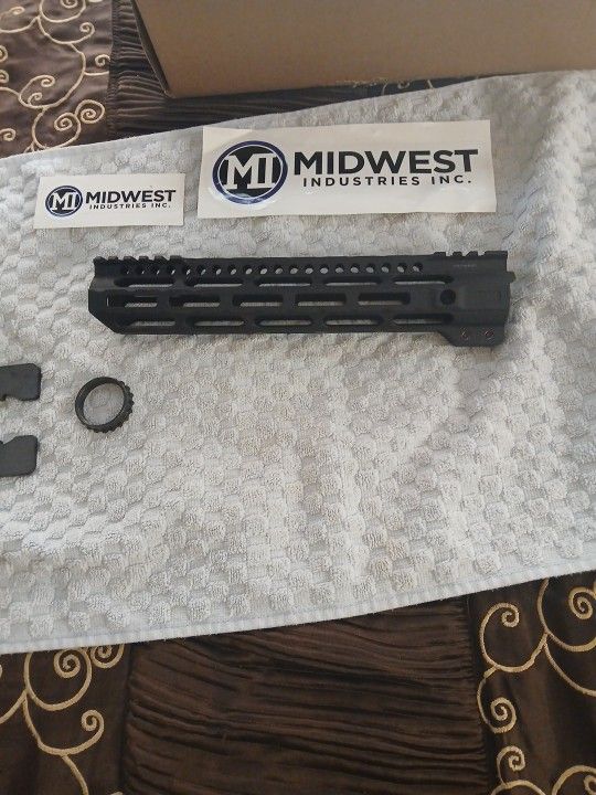 Ar 15 / M 16 Free Float Combat Rail Lightweight