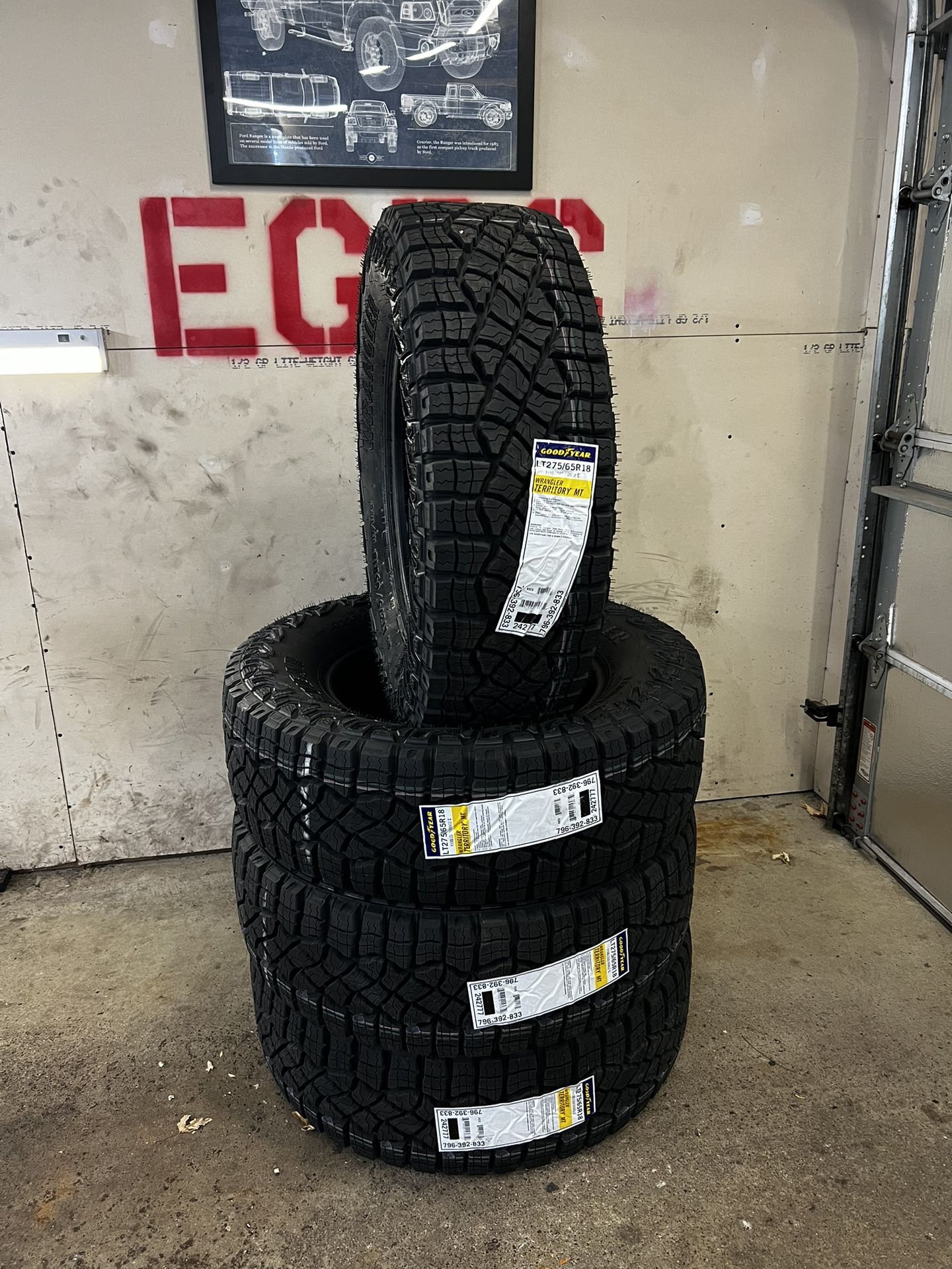 275/65R18 4tires Goodyear NEW