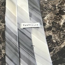 Van Heusen 100% Silk Neck Tie