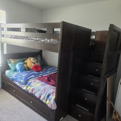 Full Size Storage Space Bunk Bed 