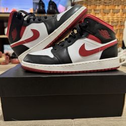 Air Jordan 1 MID GS