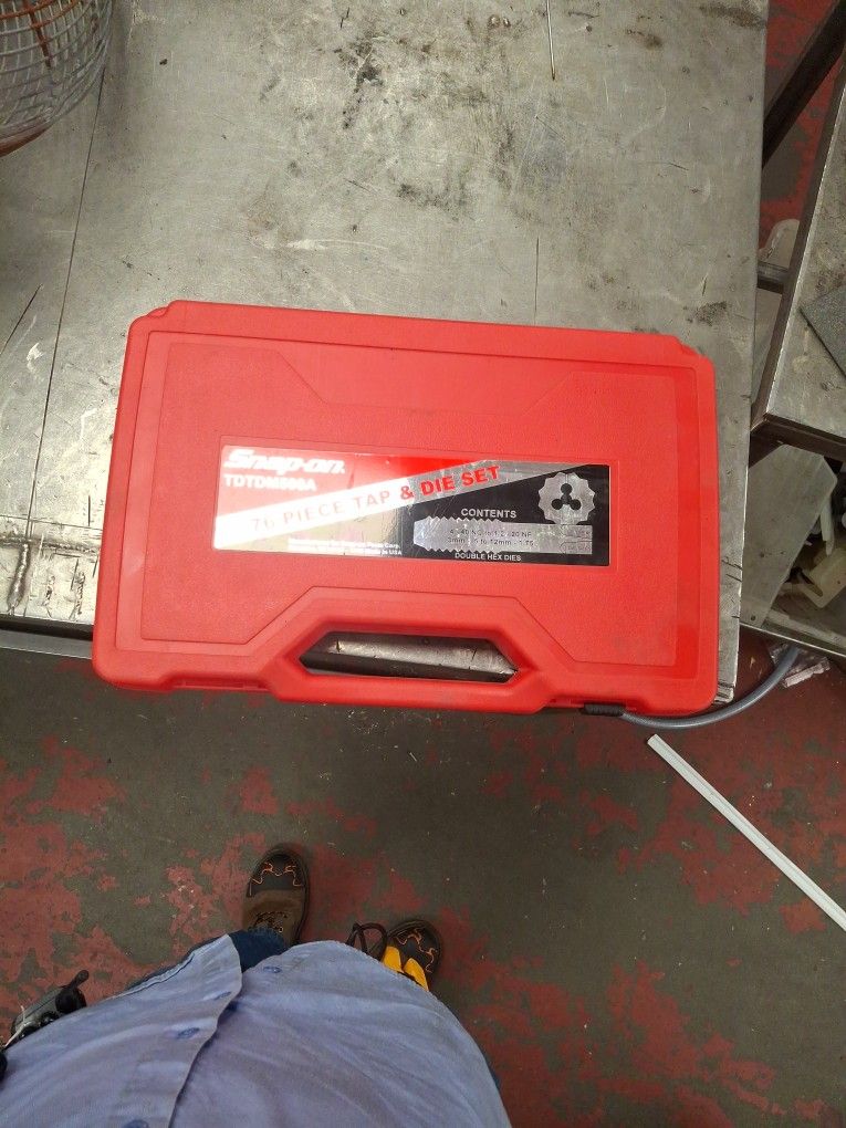 Snap On 76 Piece Tap & die Set