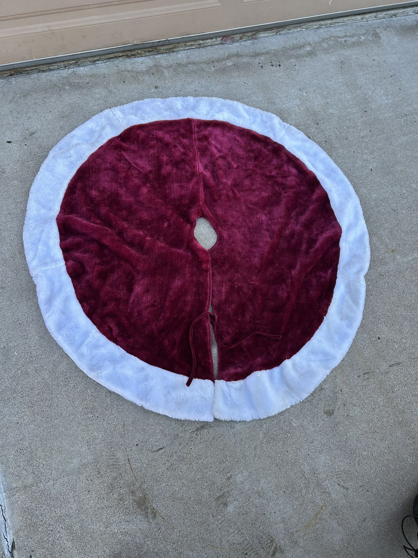 christmas tree skirting 