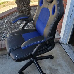 Free Chair 