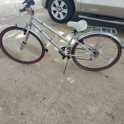 28 Inch Women's Bike 