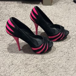 Stunning Black & Hott Pink Heels!