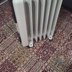 DeLonghi Oil-Filled Radiator Heater
