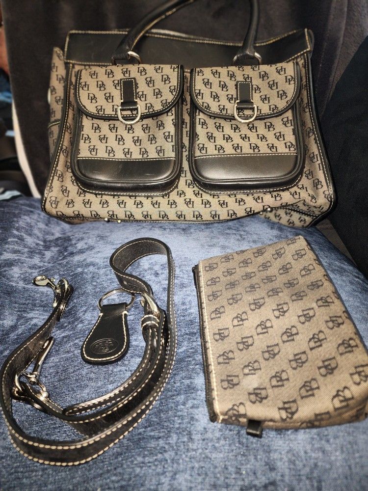 Dooney & Bourke 4 Pieces Vintage $70