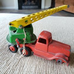 Vintage Crescent Toys 1269 Mobile Crane. Red, Green, Yellow Boxed RARE 1950's

