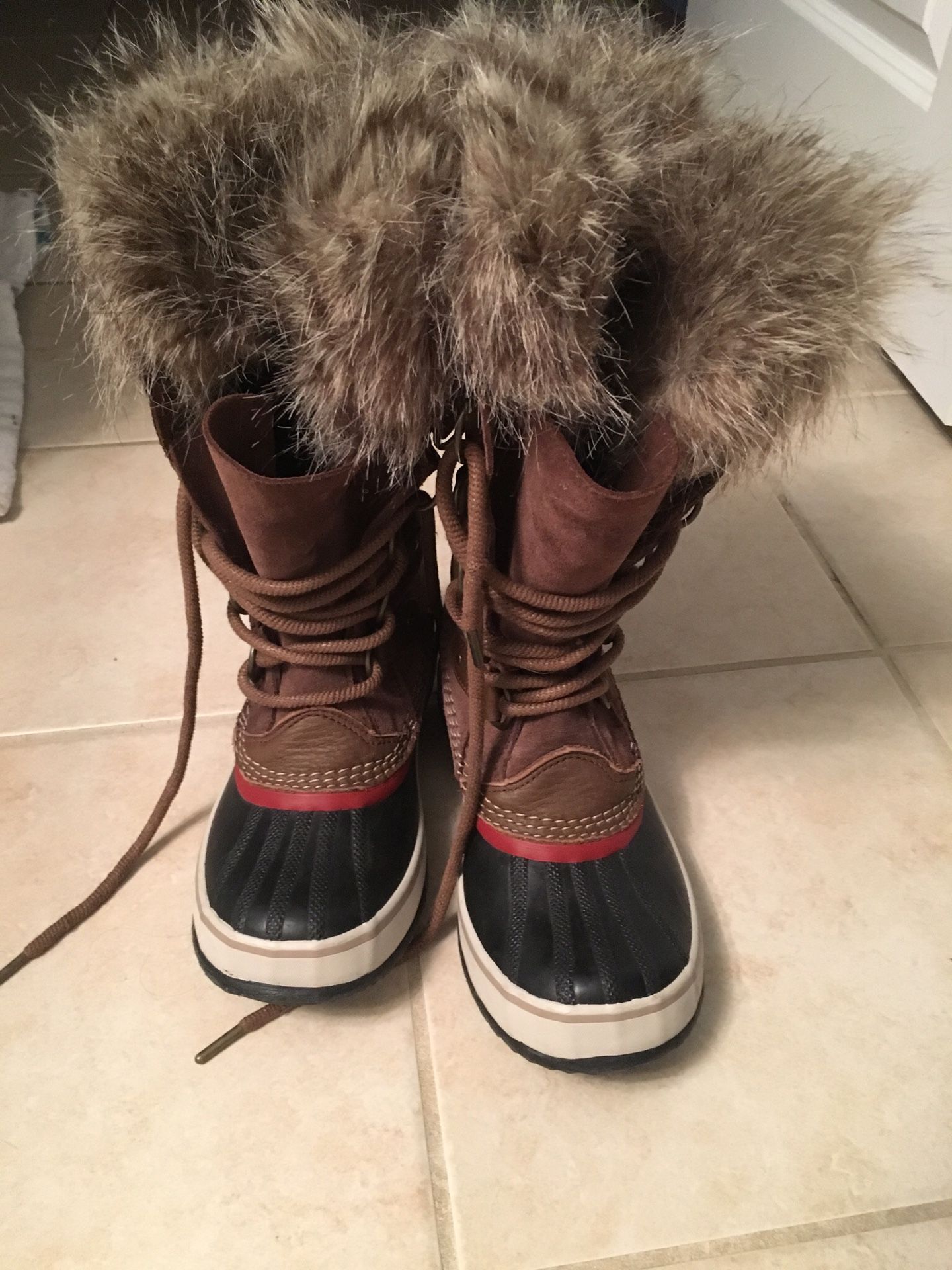 Sorel Joan of Arctic boots size 6 and 1/2