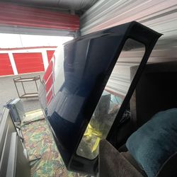 Leer 122 Fiberglass 6.5’ Truck Cap  2015 Silverado 1500