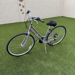 Women’s Raleigh Detour Hybrid Bike