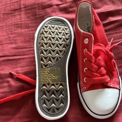 New Size 4 shoes boys 