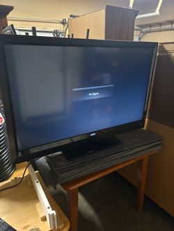 Vizio Flat Screen TV with remote