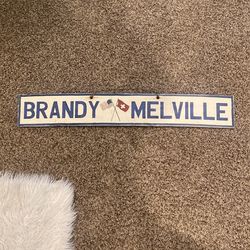 Brandy  Melville Sign