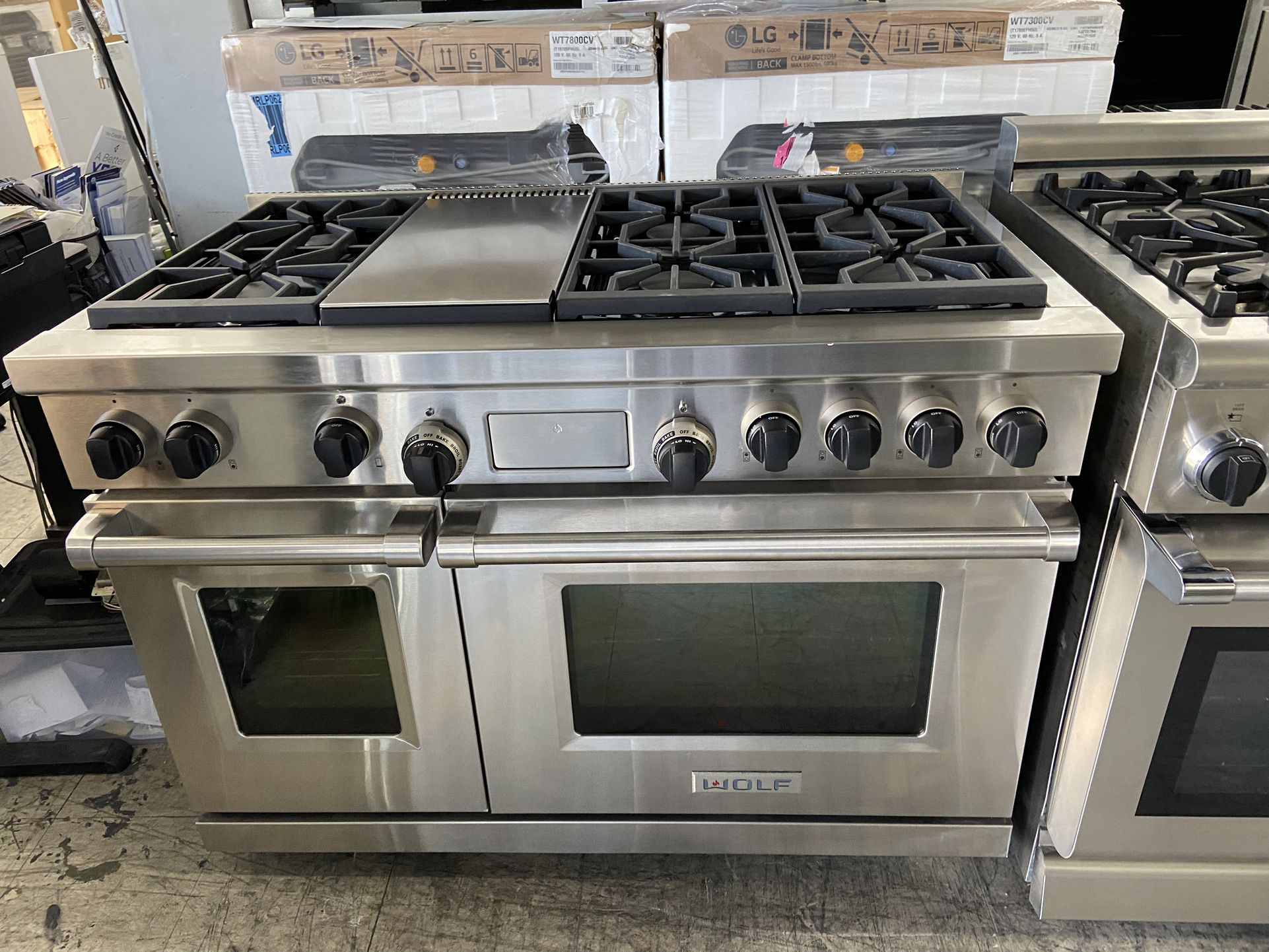 Wolf Legacy Dual Fuel 48” Wide Range With 6 Burners