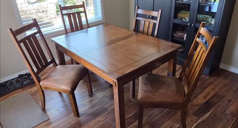 Dining table, chairs and buffet