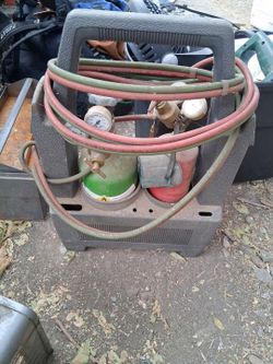 Portable Oxy‑Acetylene Torch Kit – Good Condition, Needs Refill