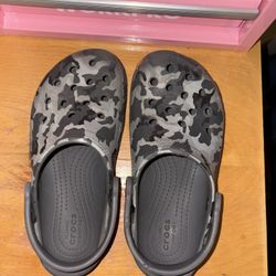 13c Crocs