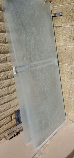 Glass shower doors
