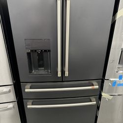 BRAND NEW GE CAFÉ WITH 3 MONTHS OF WARRANTY!