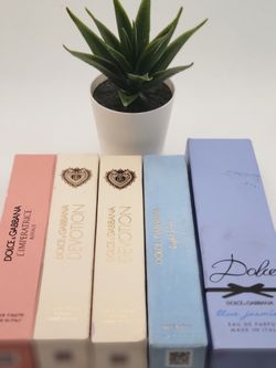 Dolce&Gabbana 

1 for $20 or 5 for $75

1 L'Imperatrice Royale 
2 Devotion 
1 Light Blue 
1 Blue Jasmine 
⭐️