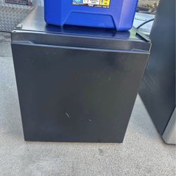 Hisense Small Fridge And Freezer 