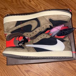 Travis Scott Jordan 1 Low Size 11.5