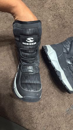 Youth Snow boots Size 2/3
