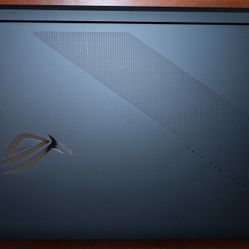 ROG Strix Scar 18 5070ti / 32GB Ram / 1TB / 240HZ