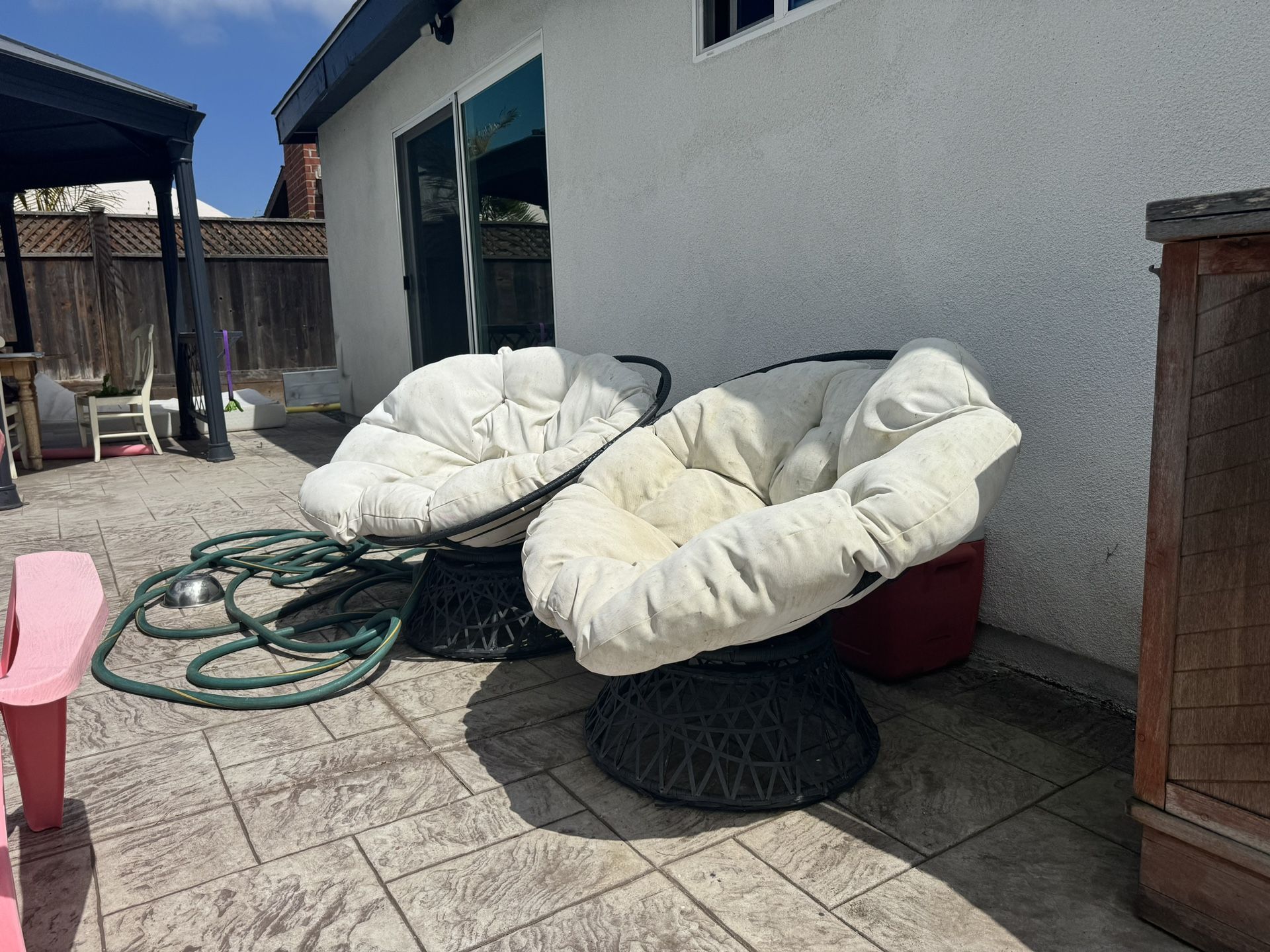 Outdoor Bowl Lounge Chairs 