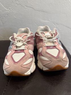 Girls new balance shoes